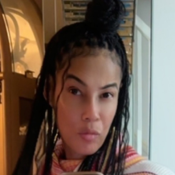 Meet your Posher, Stephanie - Picture 1 of 1